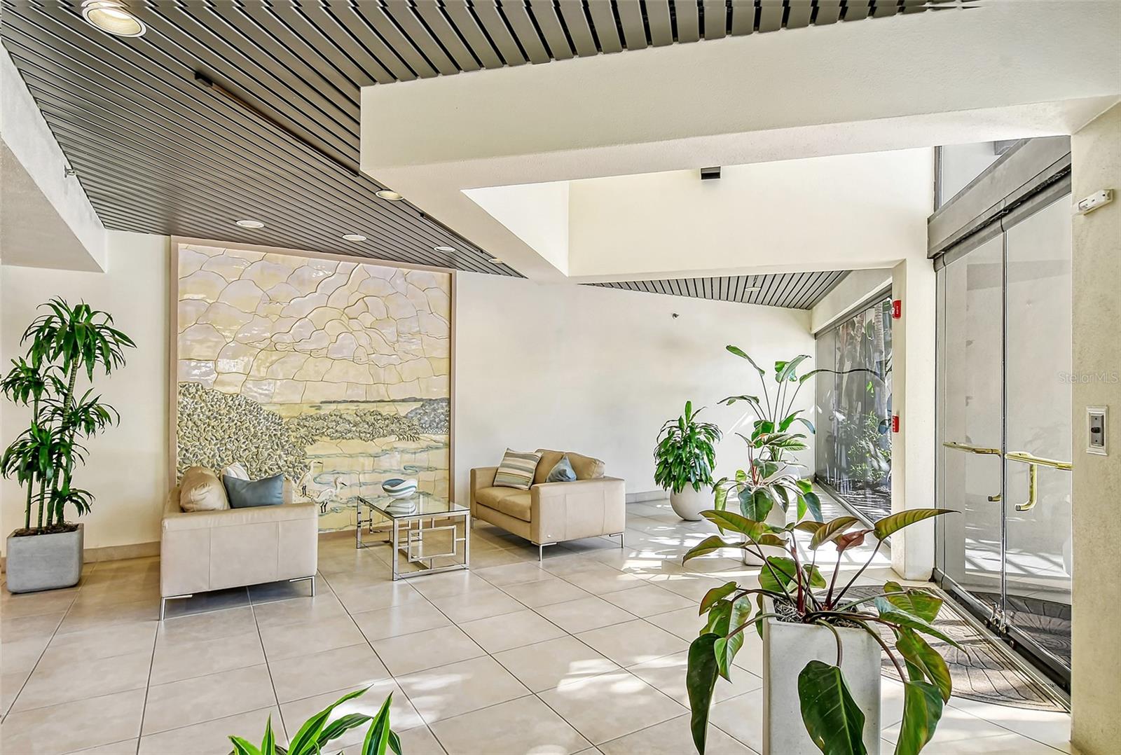 Image 41 of 66 For 2020 Harbourside Drive 432