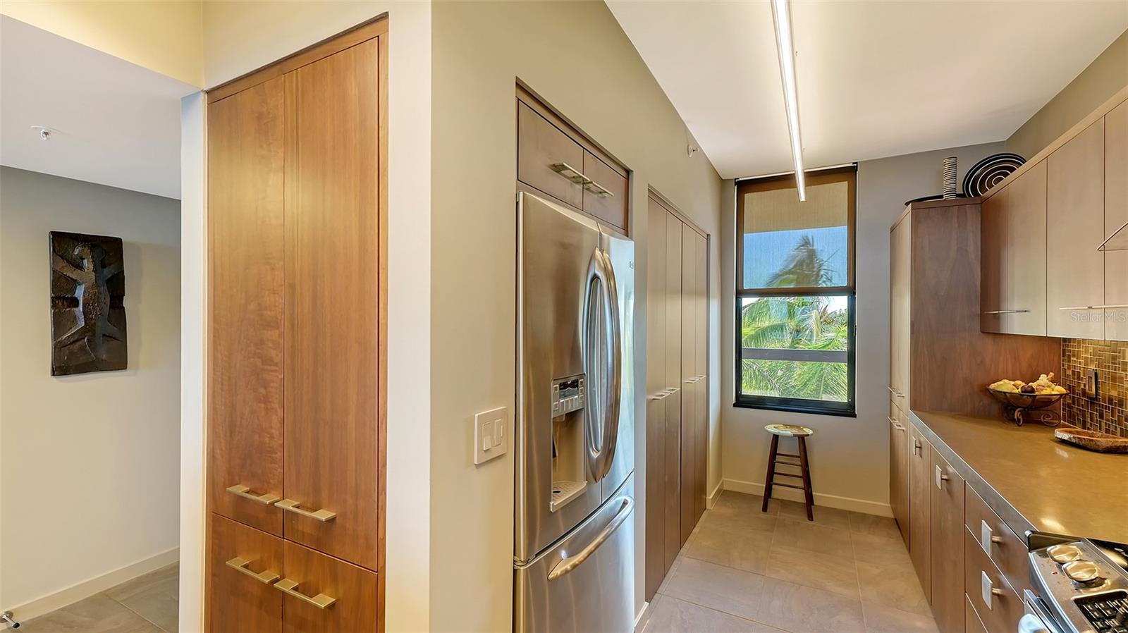 Image 5 of 66 For 2020 Harbourside Drive 432
