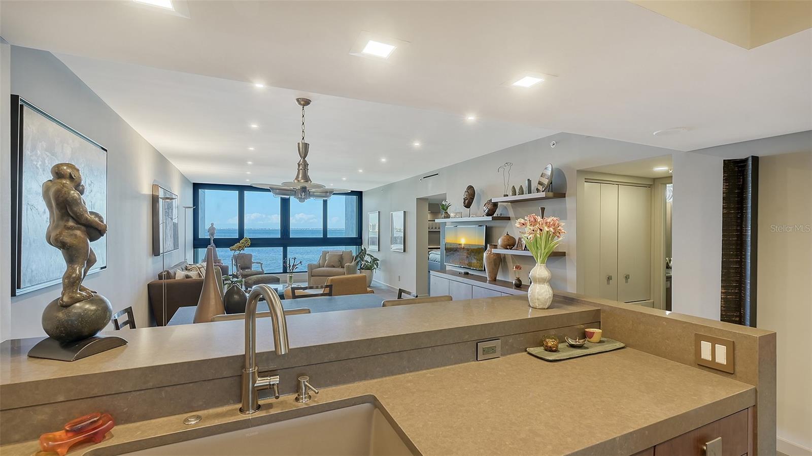 Image 7 of 66 For 2020 Harbourside Drive 432