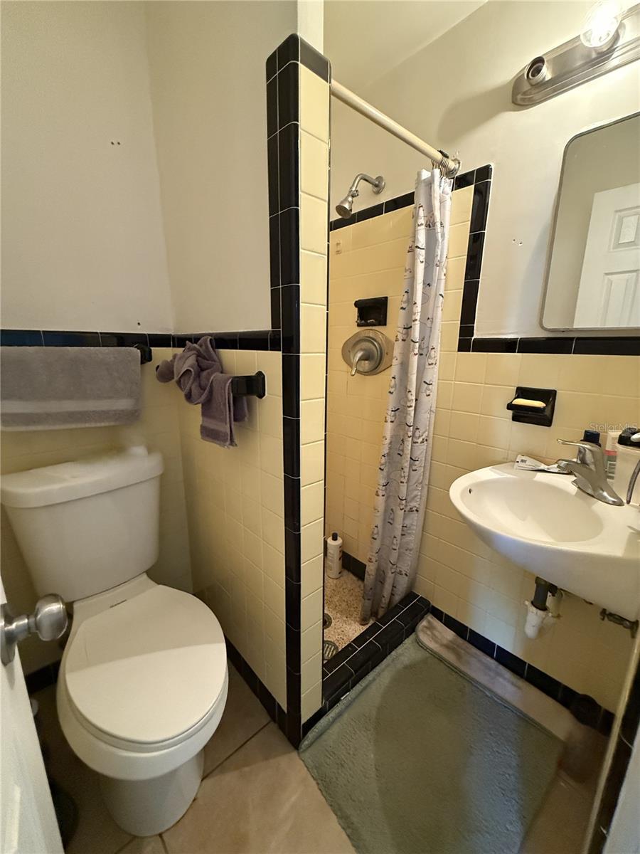 Image 17 of 23 For 2309 Tulip Street