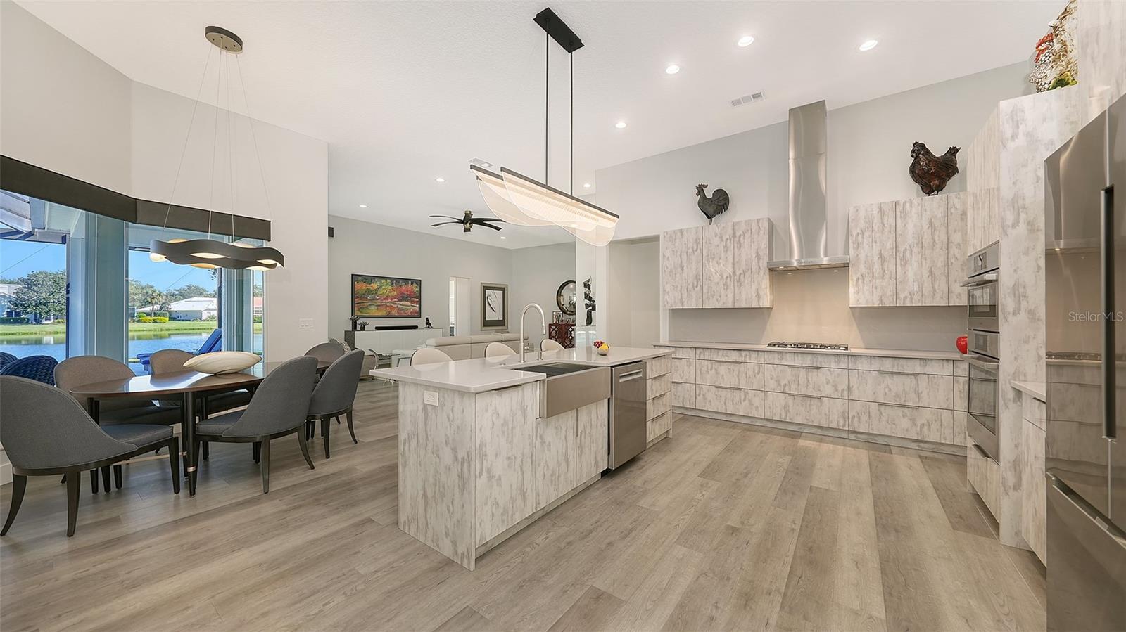 Image 11 of 45 For 7660 Donald Ross Road W