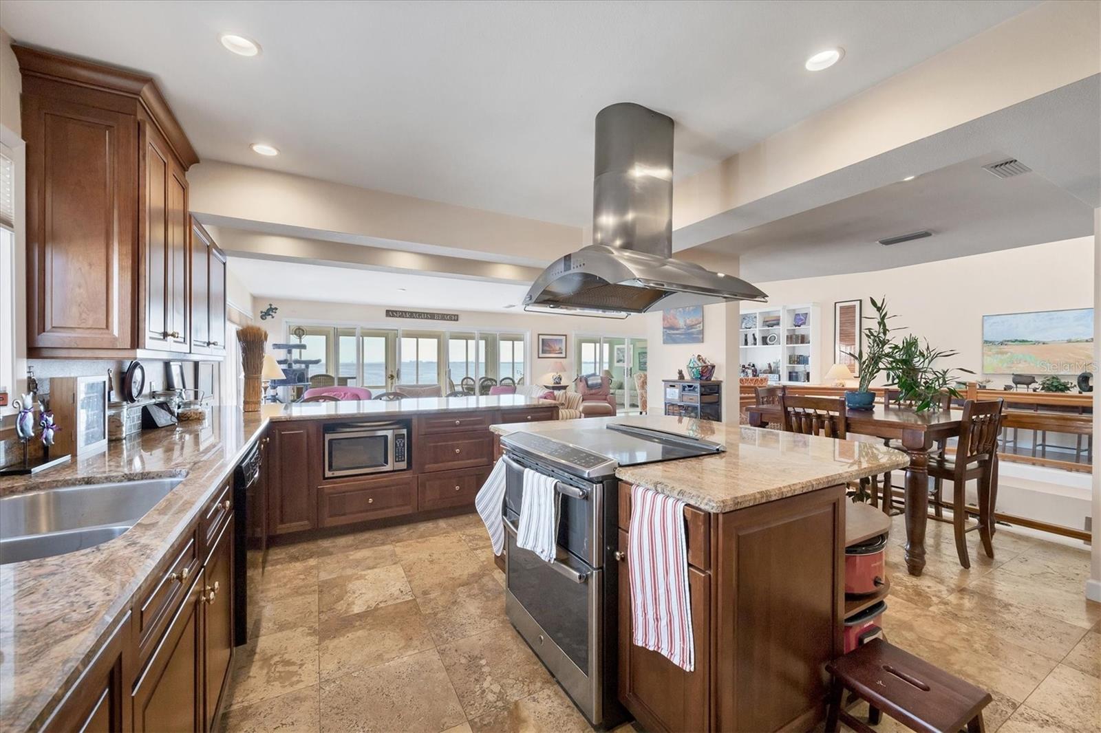 Image 11 of 43 For 16 Tidy Island Boulevard 16