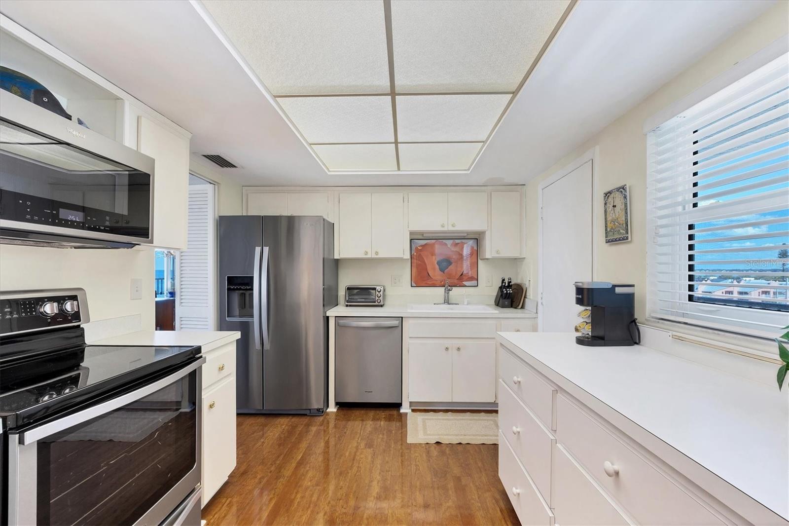 Image 19 of 47 For 800 Benjamin Franklin Drive 607