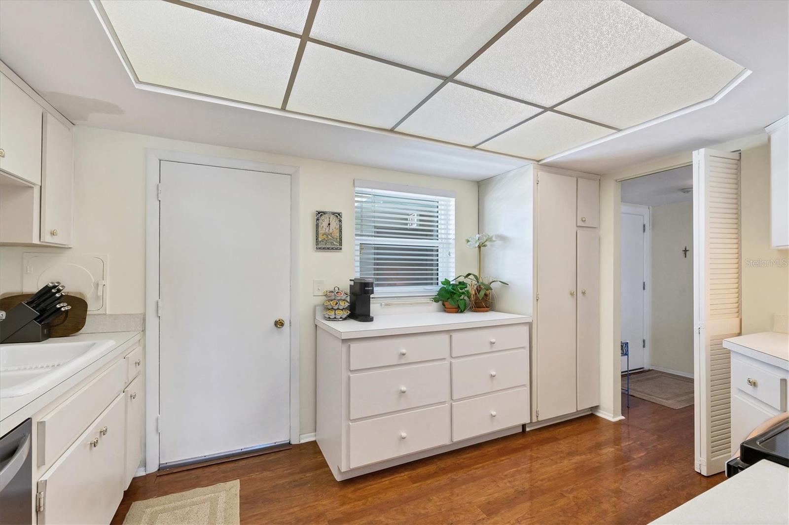 Image 21 of 47 For 800 Benjamin Franklin Drive 607