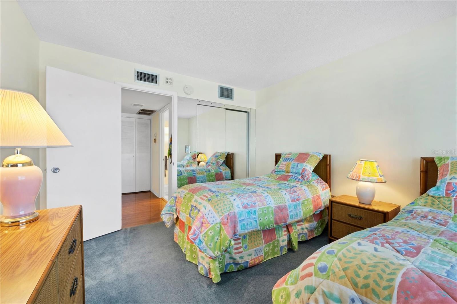 Image 29 of 47 For 800 Benjamin Franklin Drive 607