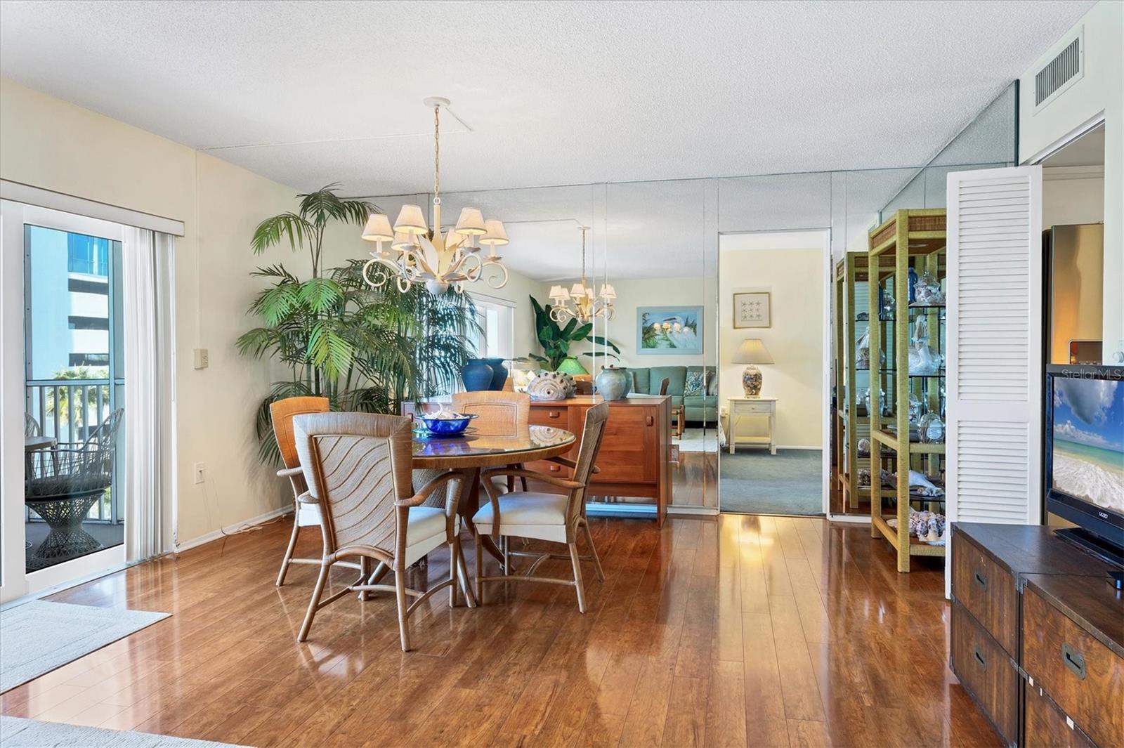 Image 8 of 47 For 800 Benjamin Franklin Drive 607