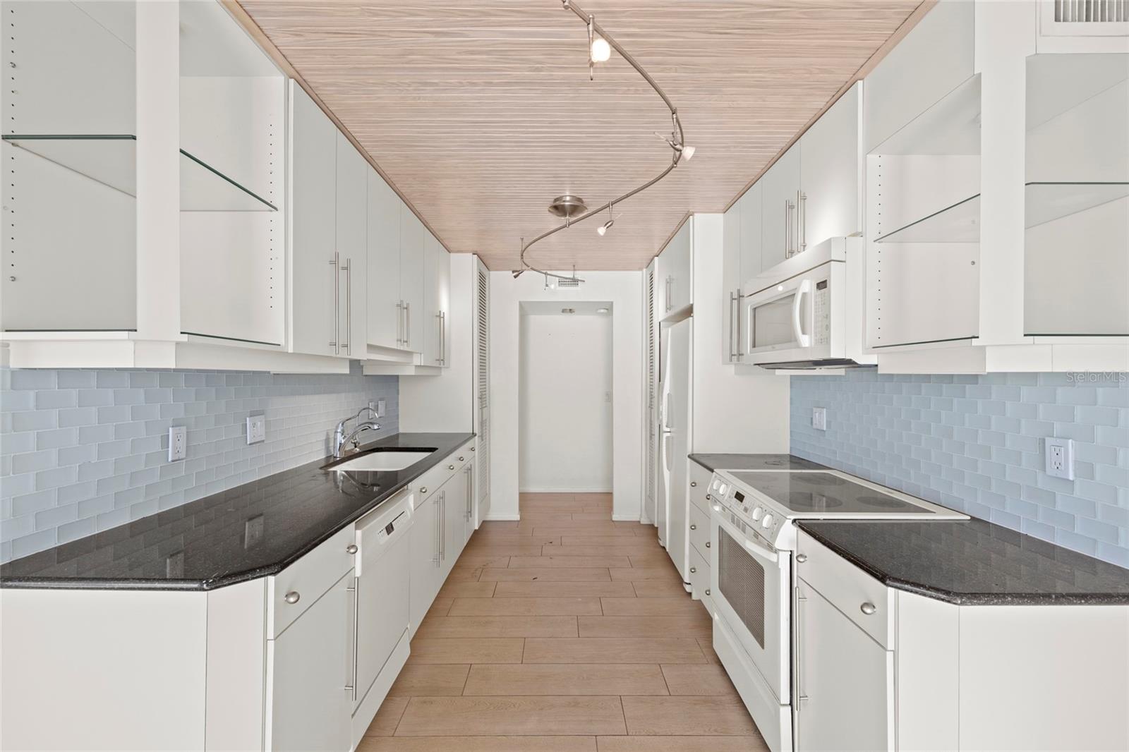 Image 14 of 58 For 2425 Gulf Of Mexico Drive 7d