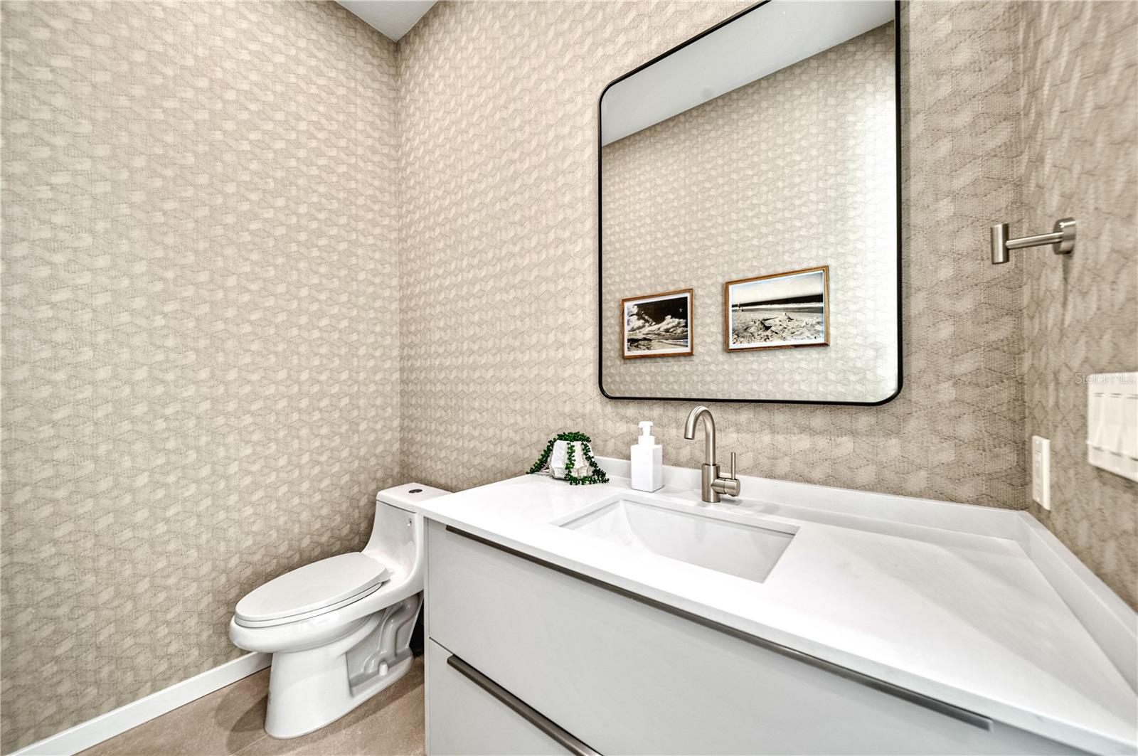 Image 17 of 57 For 2163 Waldemere Street