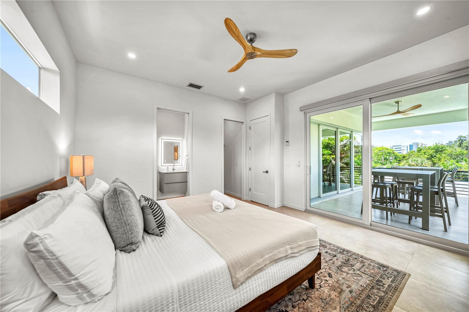 Image 41 of 57 For 2163 Waldemere Street