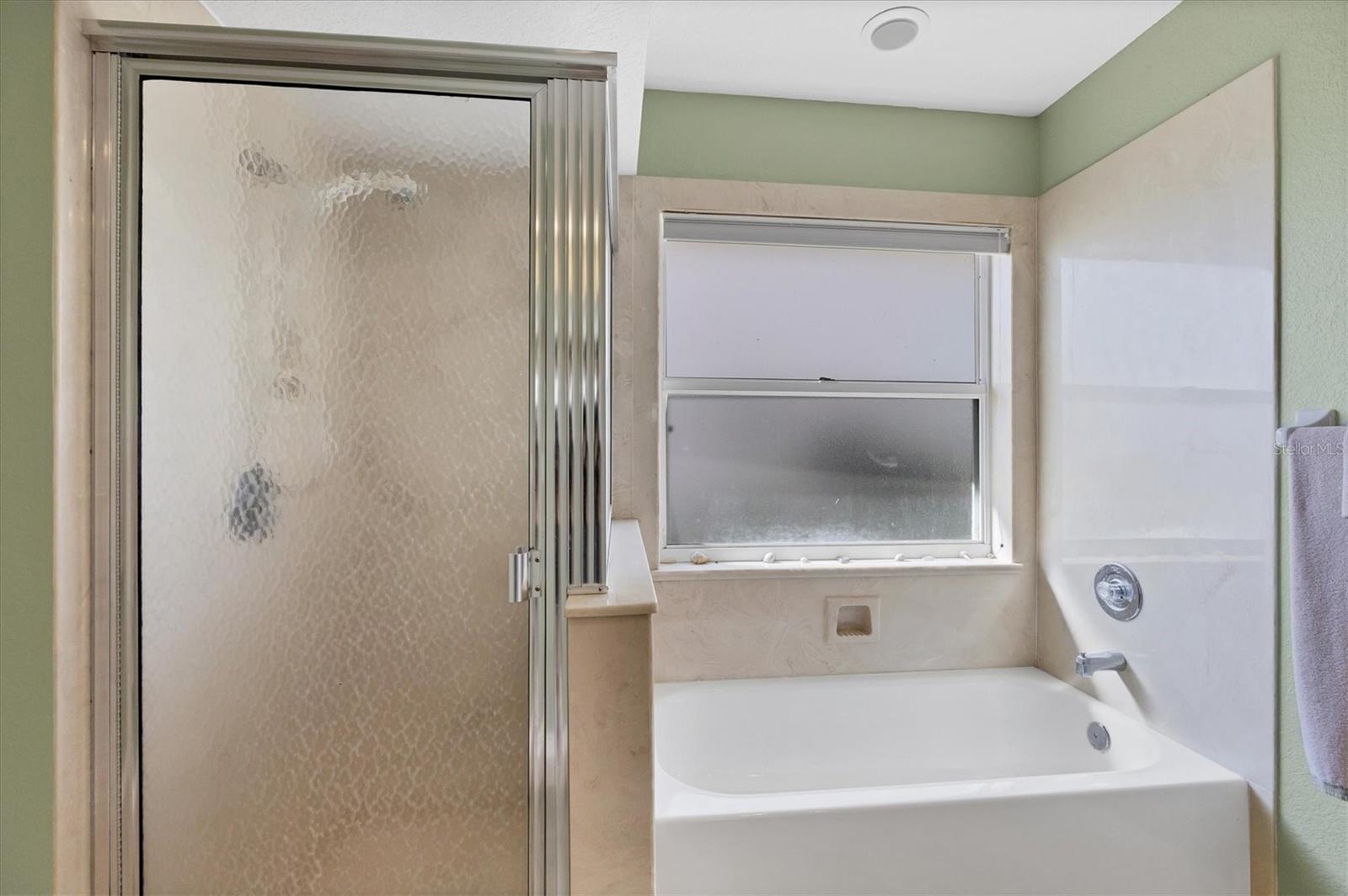 Image 23 of 63 For 8240 Parkside Dr