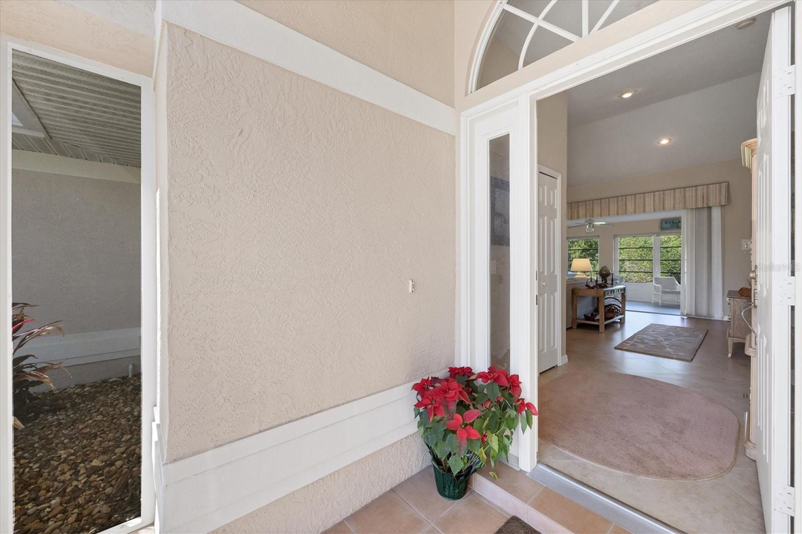 Image 5 of 63 For 8240 Parkside Dr