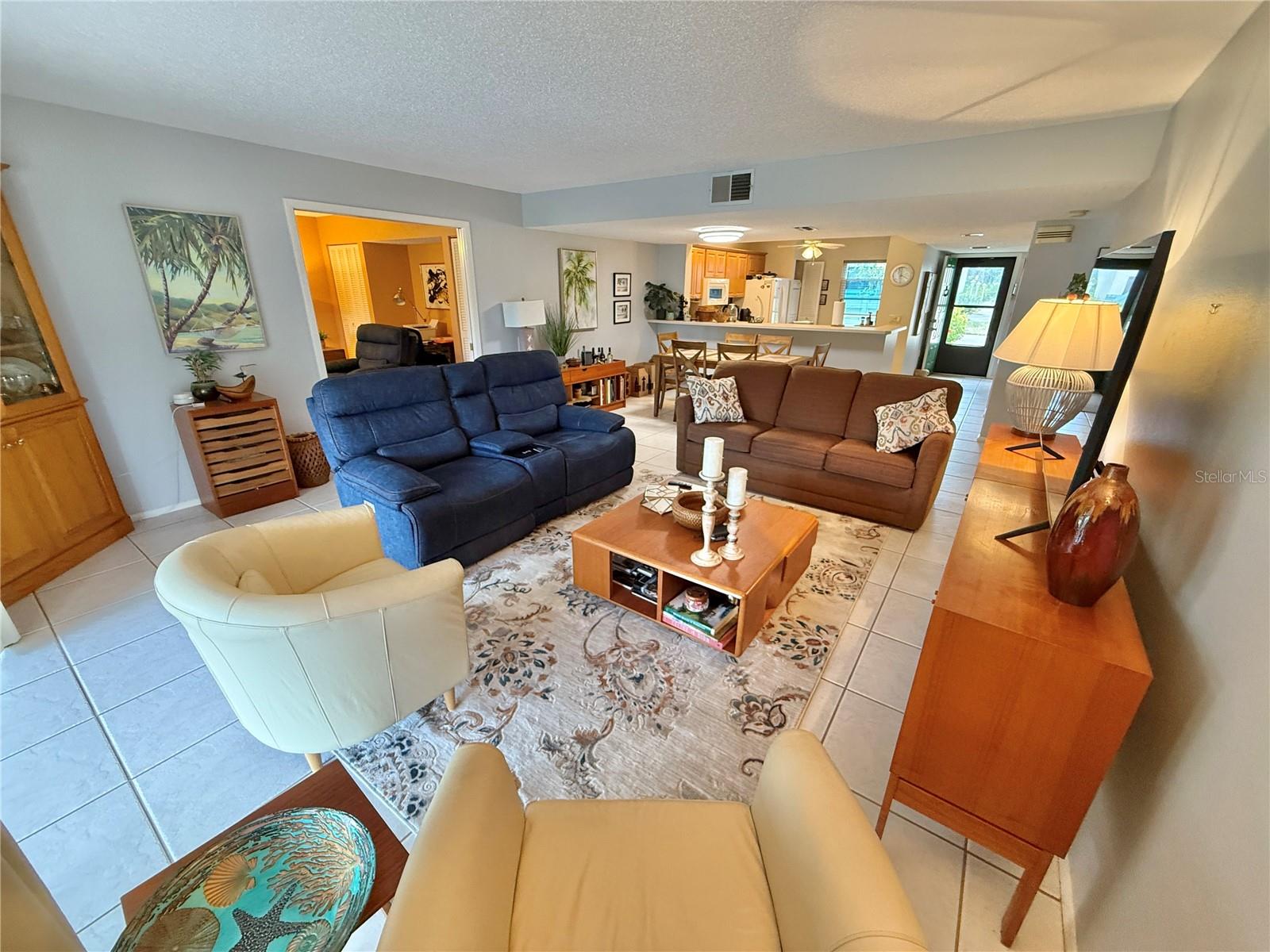 Image 28 of 63 For 621 Spring Lakes Boulevard 621