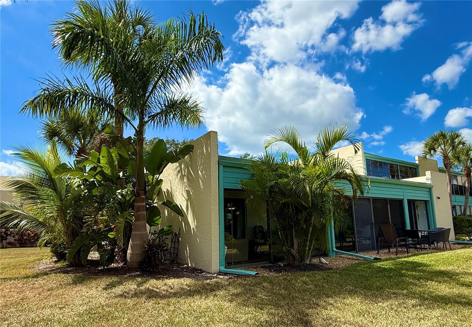 Image 9 of 63 For 621 Spring Lakes Boulevard 621