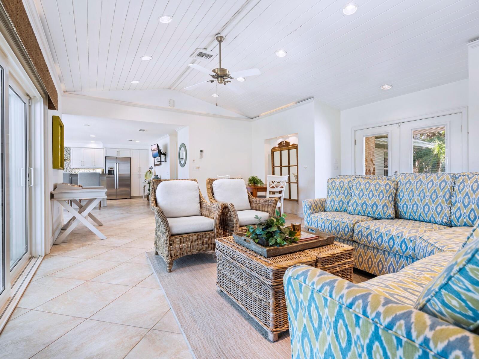 Image 10 of 49 For 18 Casey Key Road