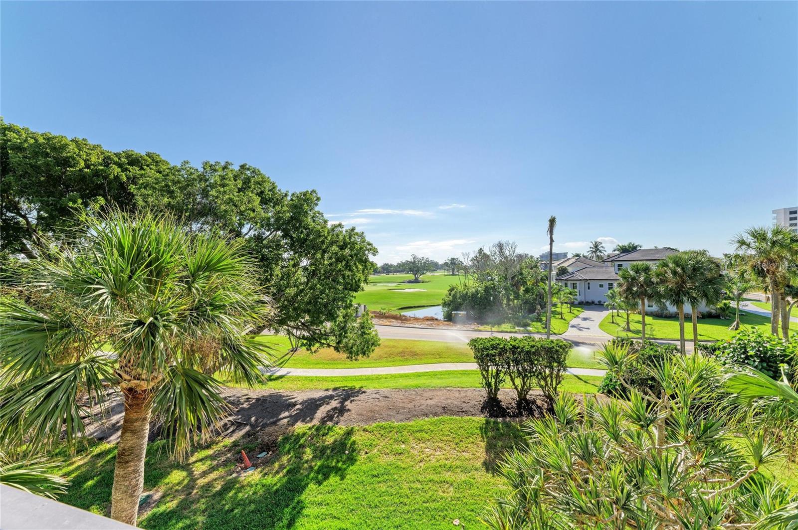 Image 40 of 77 For 1065 Gulf Of Mexico Drive 201