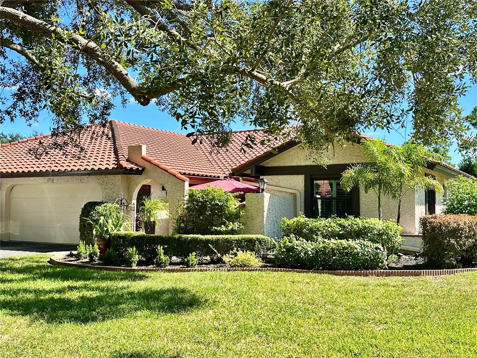 Image 4 of 66 For 5455 Golf Pointe Drive 5455