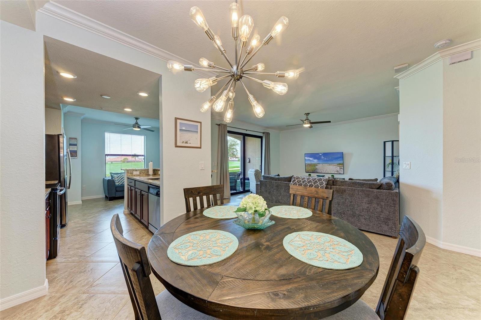 Image 19 of 44 For 5517 Palmer Circle 104