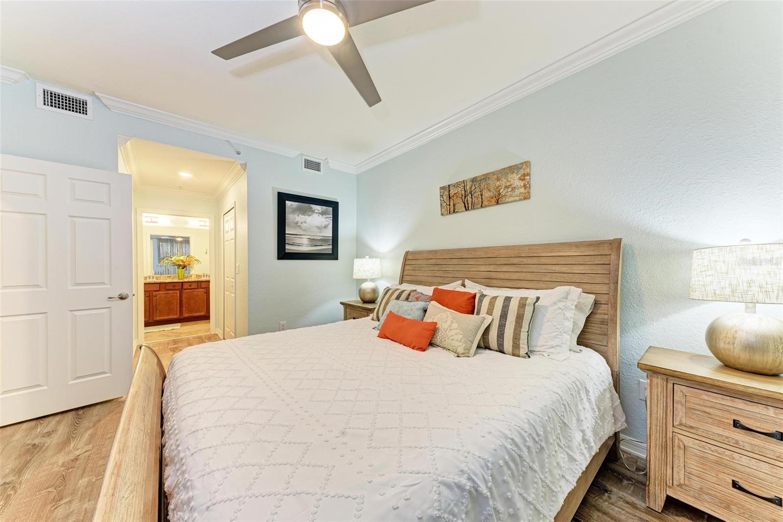 Image 20 of 44 For 5517 Palmer Circle 104