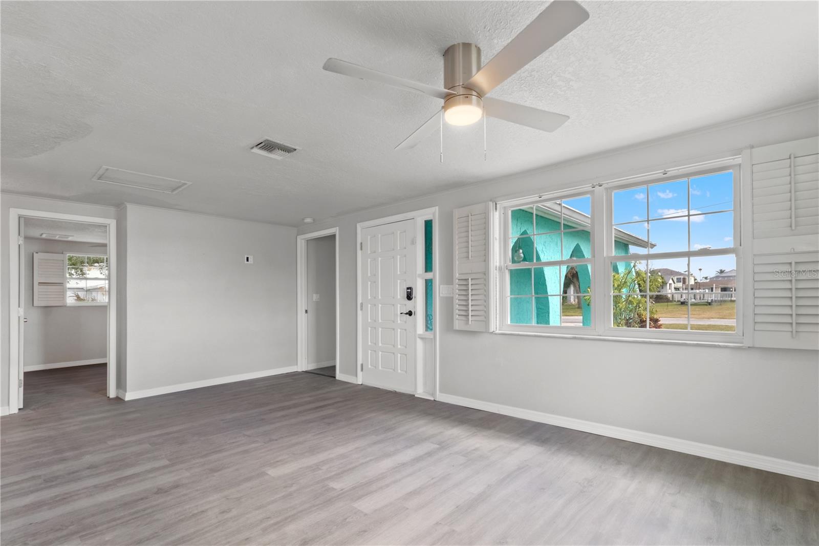 Image 7 of 42 For 13725 Mattix Avenue