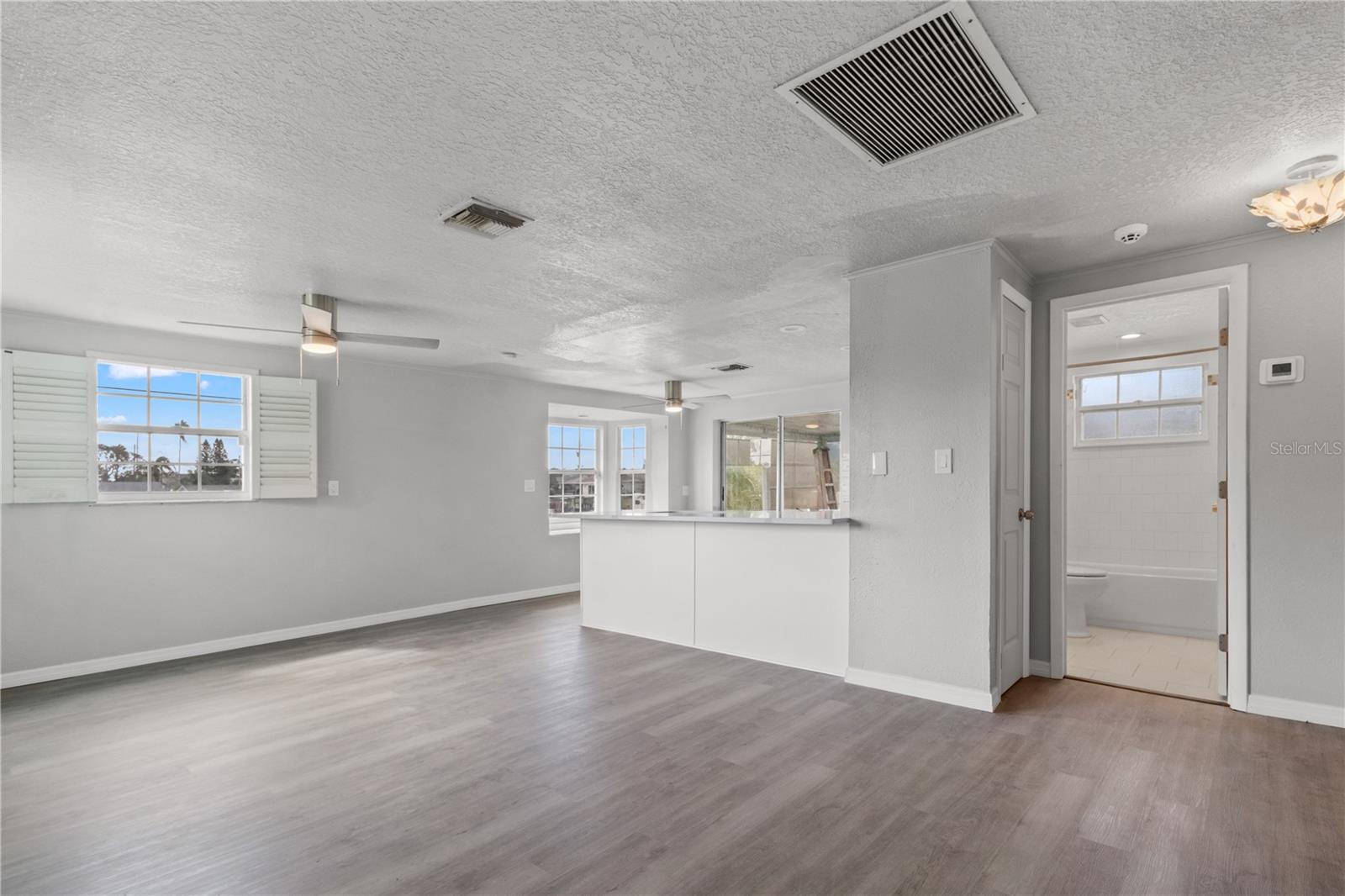 Image 8 of 42 For 13725 Mattix Avenue