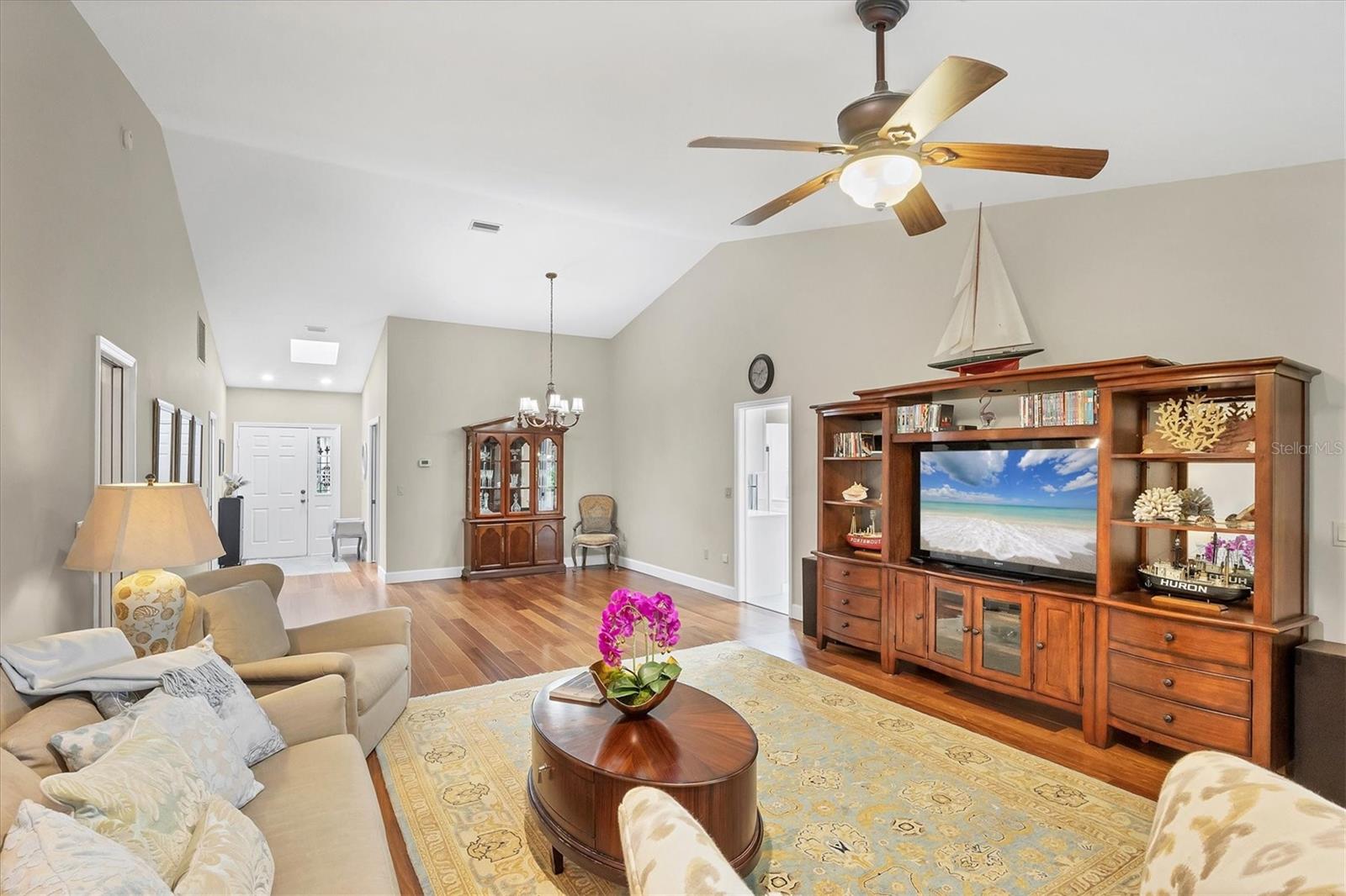 Image 17 of 94 For 7254 Oak Moss Drive 72