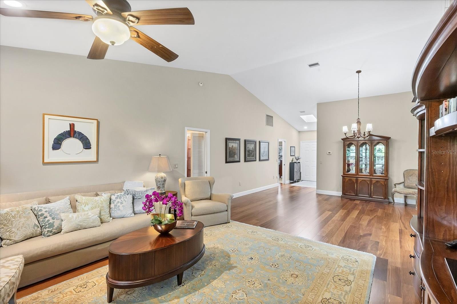 Image 19 of 94 For 7254 Oak Moss Drive 72