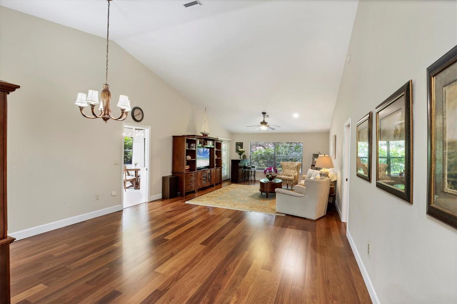 Image 20 of 94 For 7254 Oak Moss Drive 72