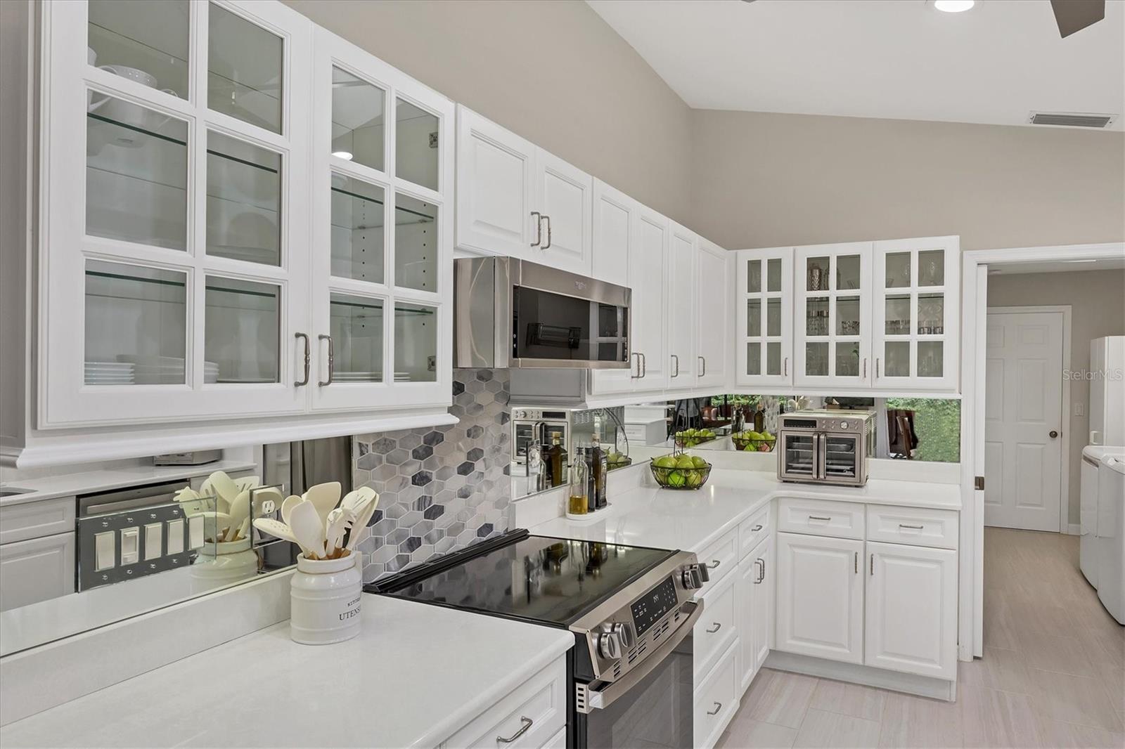 Image 26 of 94 For 7254 Oak Moss Drive 72