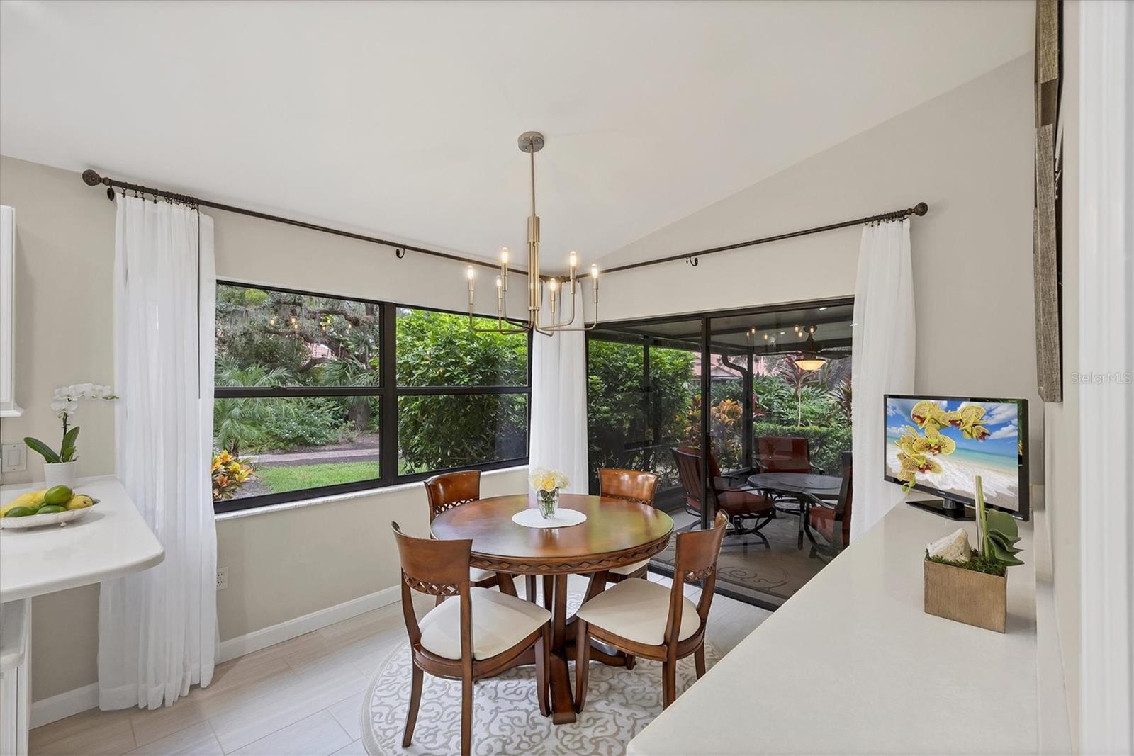 Image 29 of 94 For 7254 Oak Moss Drive 72