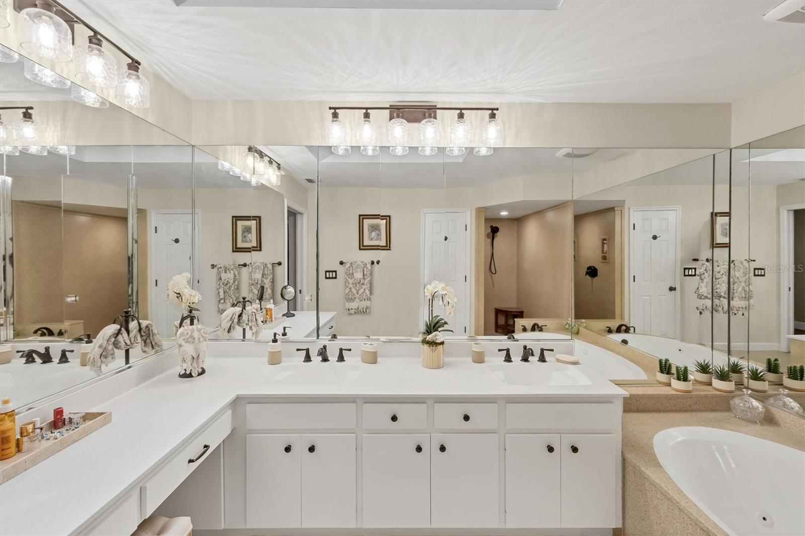 Image 44 of 94 For 7254 Oak Moss Drive 72