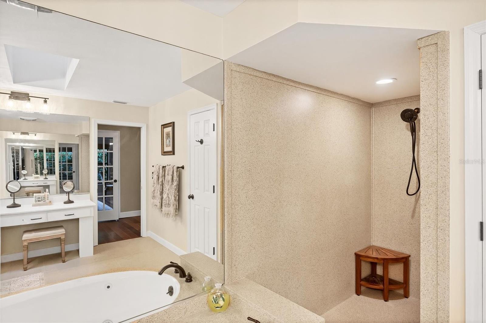 Image 45 of 94 For 7254 Oak Moss Drive 72