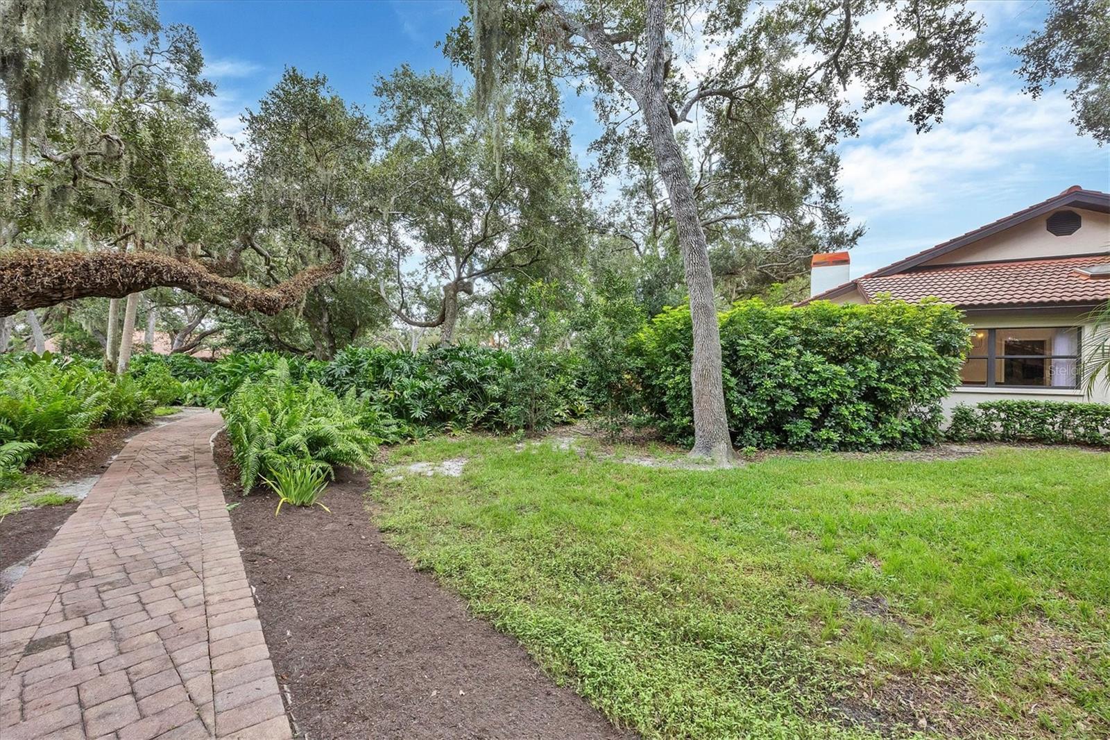 Image 71 of 94 For 7254 Oak Moss Drive 72