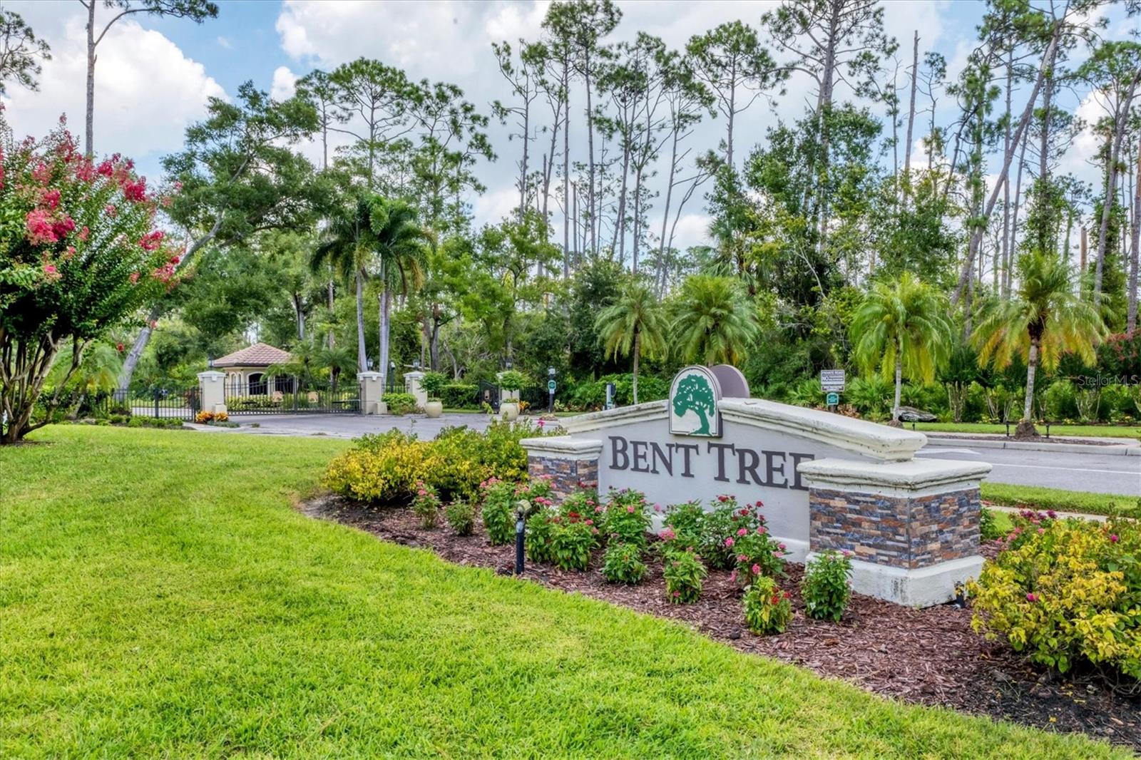 Image 75 of 94 For 7254 Oak Moss Drive 72