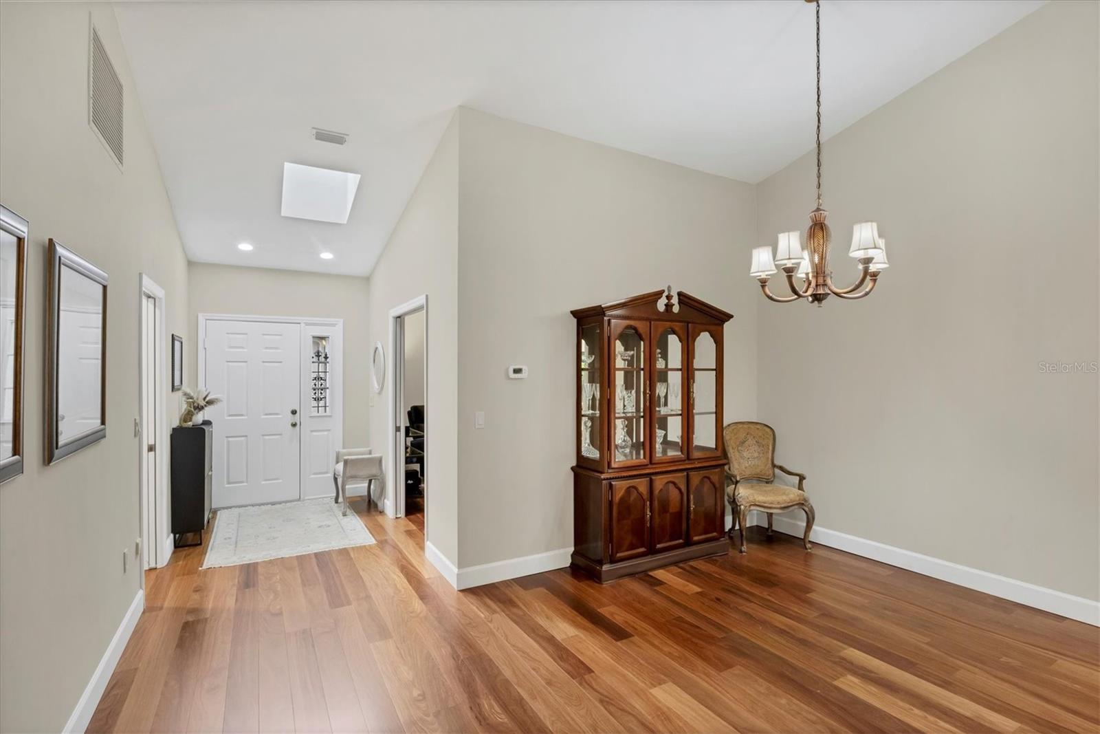 Image 9 of 94 For 7254 Oak Moss Drive 72