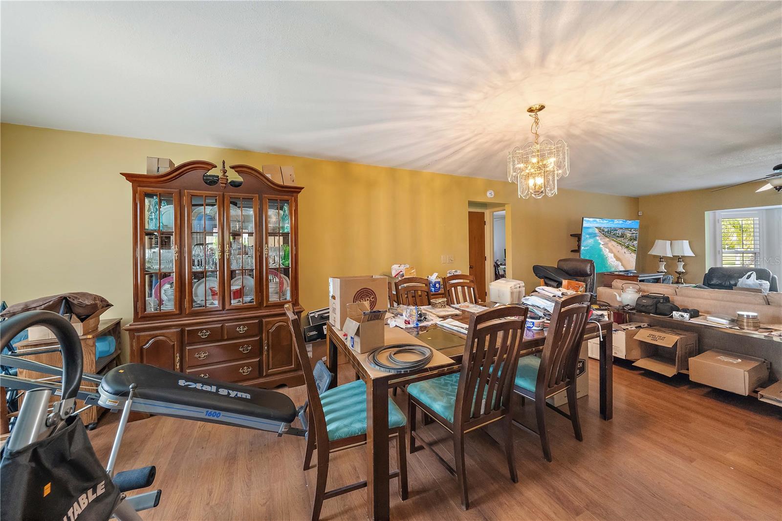 Image 11 of 32 For 1001 Malay Terrace Nw