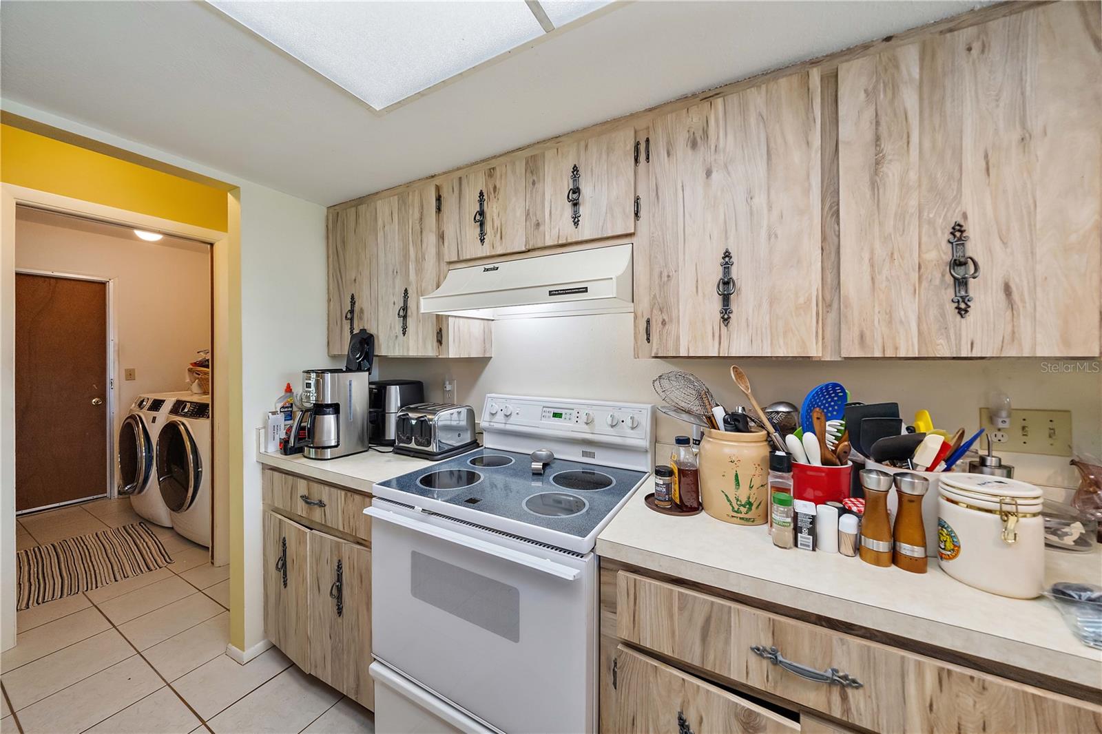 Image 12 of 32 For 1001 Malay Terrace Nw