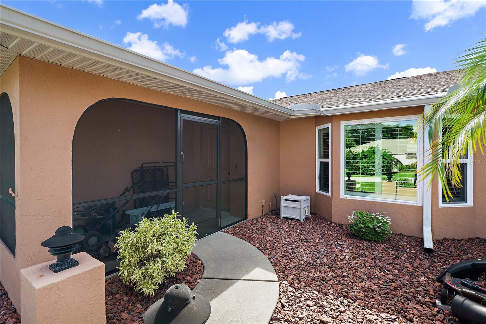 Image 7 of 32 For 1001 Malay Terrace Nw