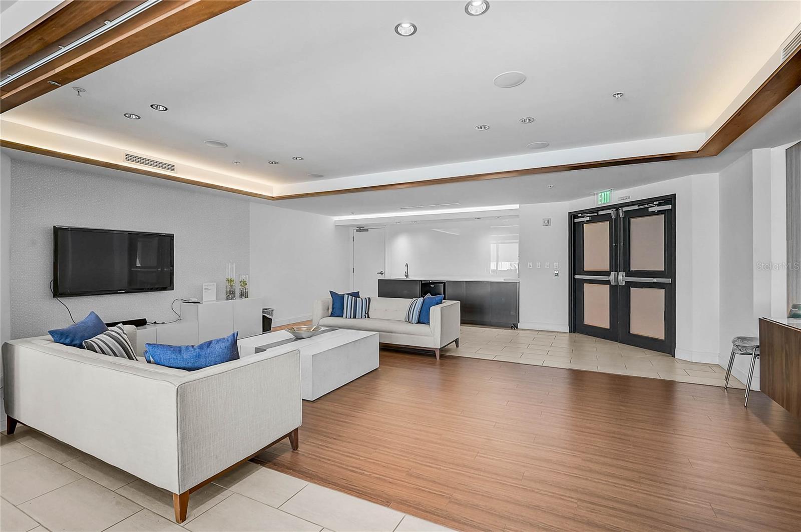 Image 33 of 51 For 1771 Ringling Boulevard 704