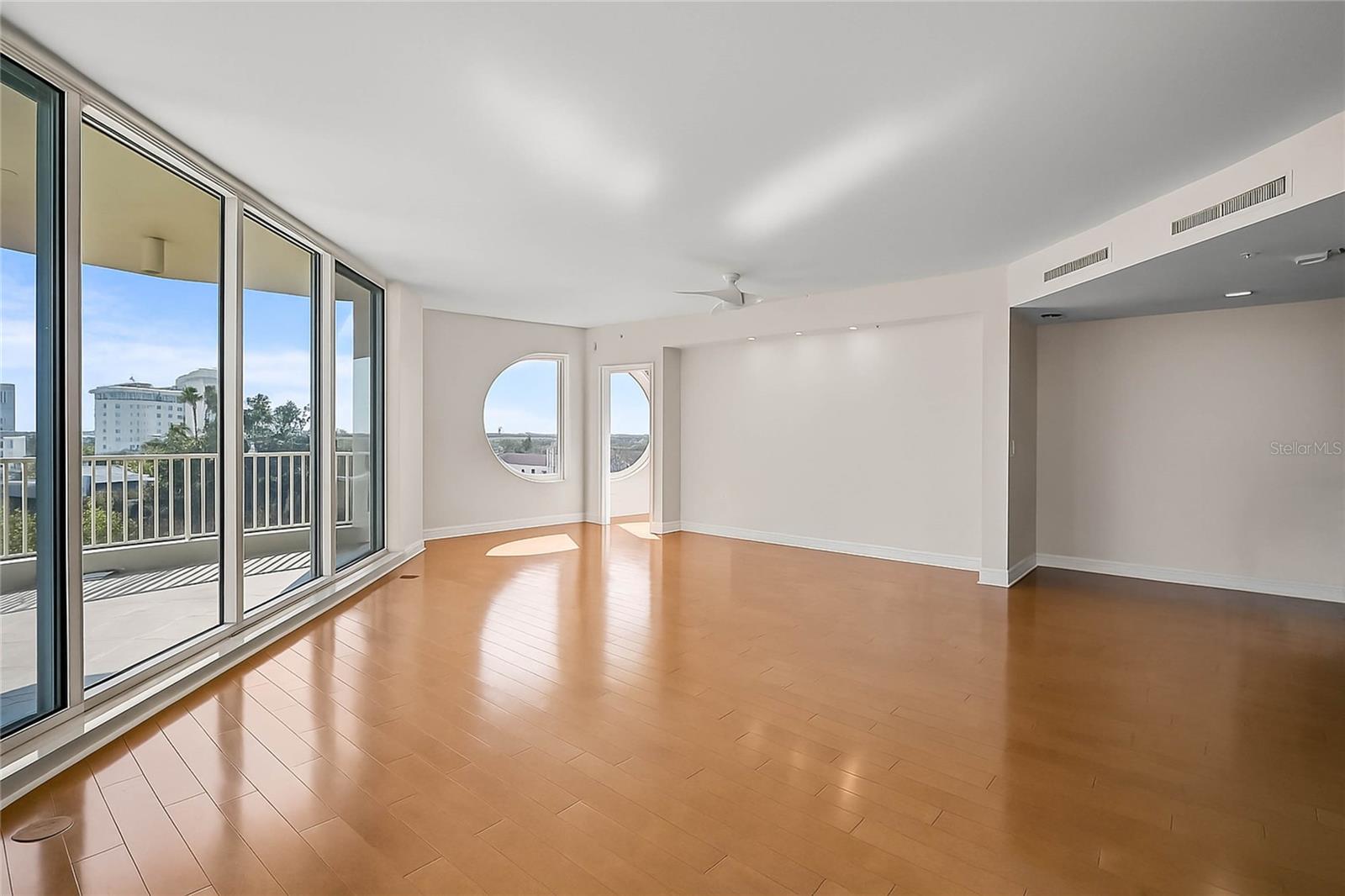 Image 8 of 51 For 1771 Ringling Boulevard 704