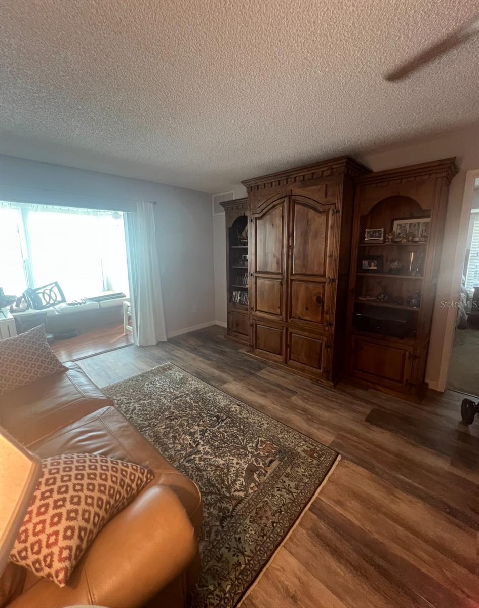 Image 3 of 7 For 2641 Woodgate Lane H1