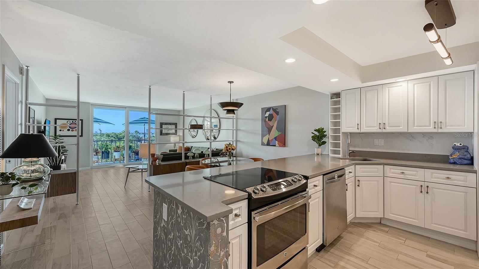 Image 9 of 38 For 101 Gulfstream Avenue 5g