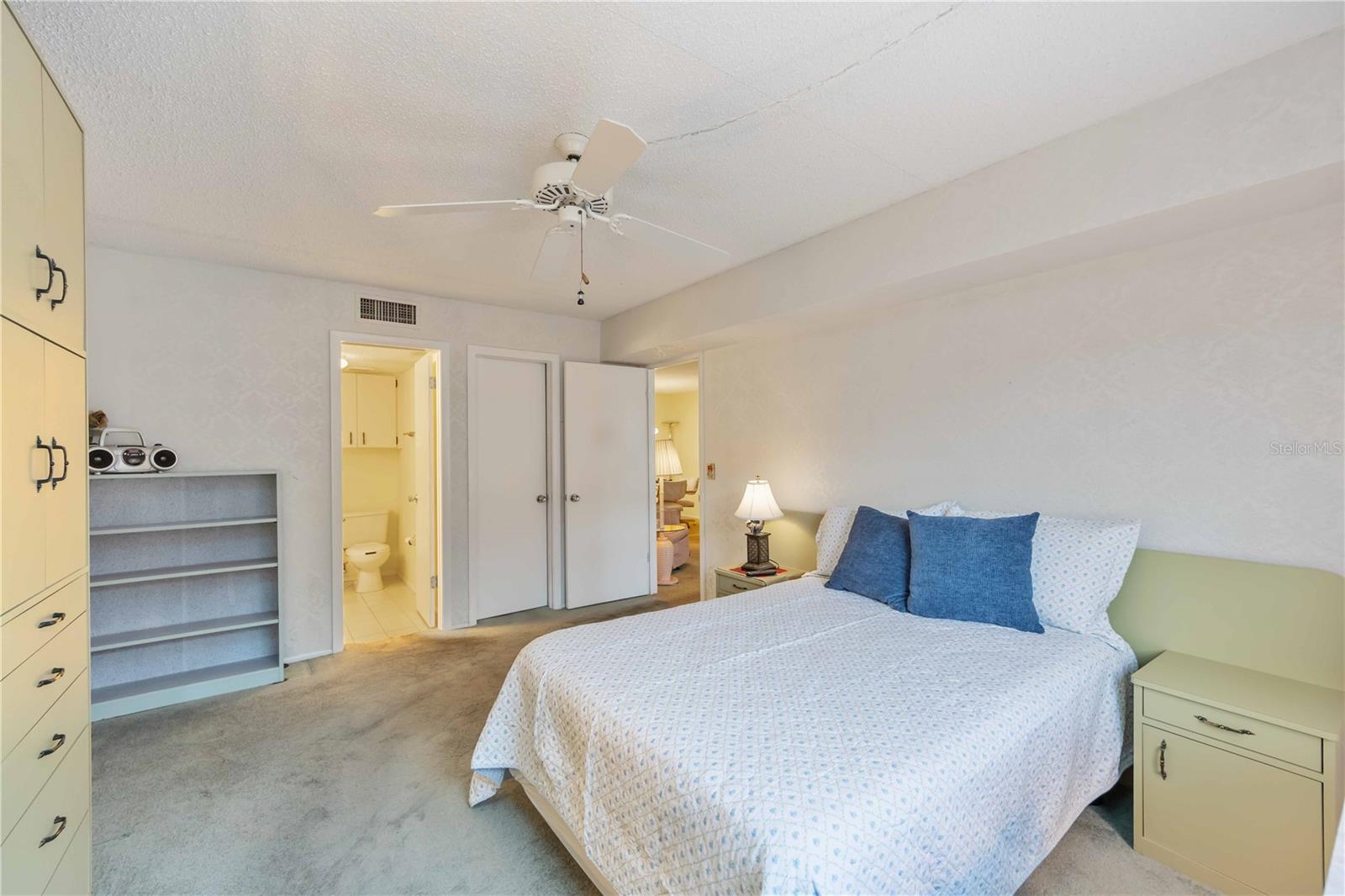 Image 15 of 28 For 2220 Stickney Point Road 524