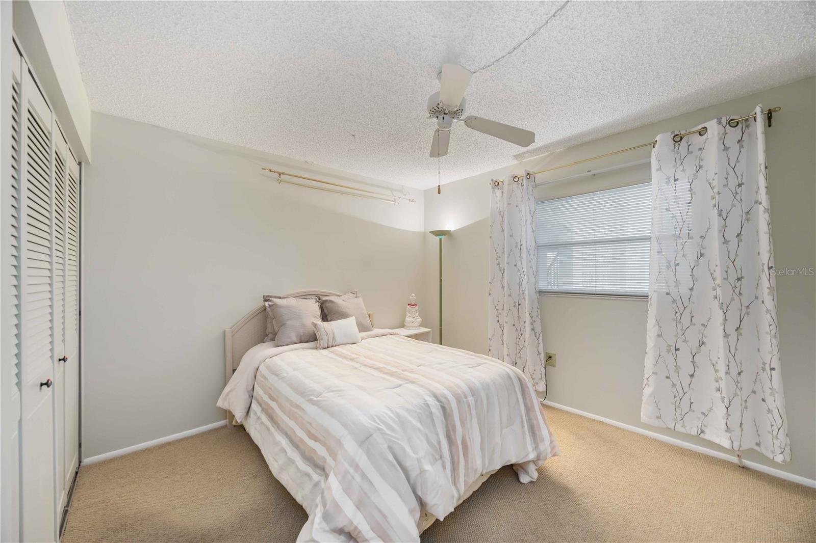 Image 19 of 28 For 2220 Stickney Point Road 524