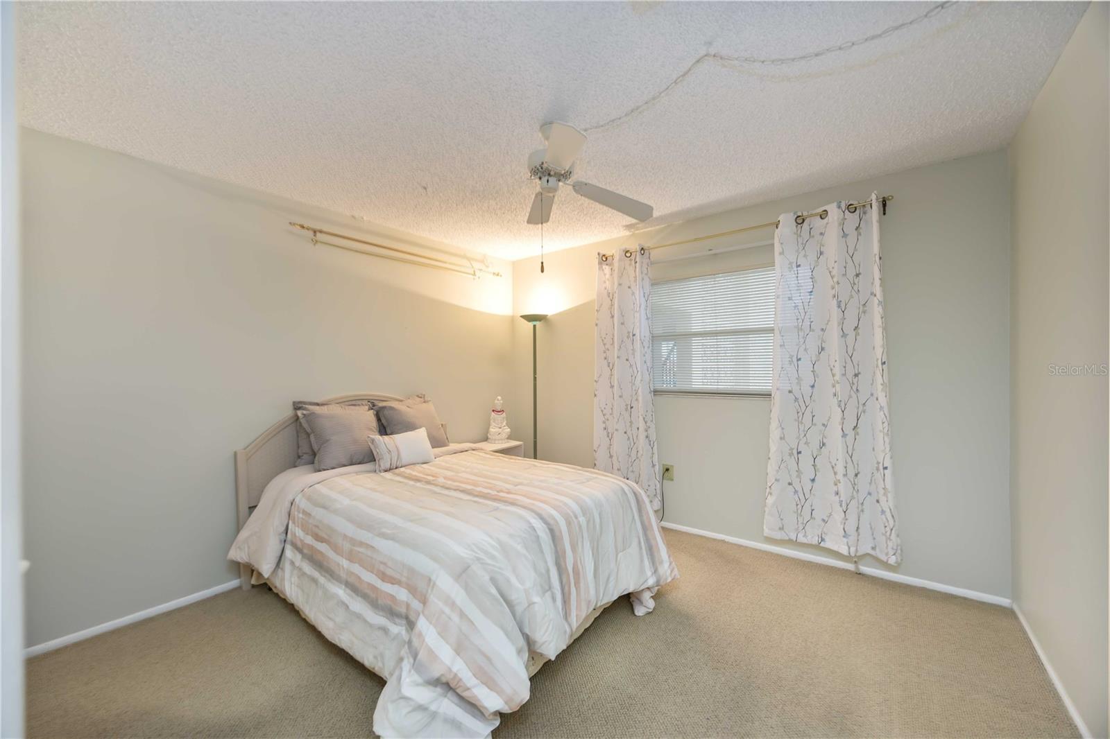 Image 20 of 28 For 2220 Stickney Point Road 524