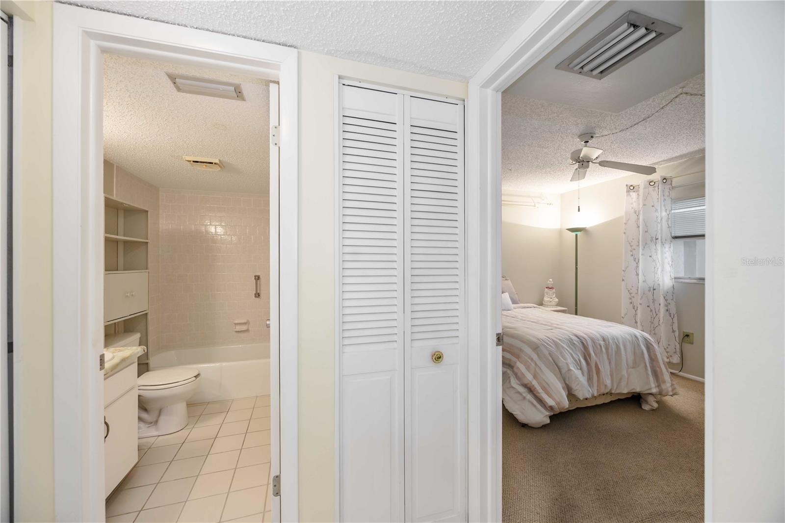 Image 21 of 28 For 2220 Stickney Point Road 524