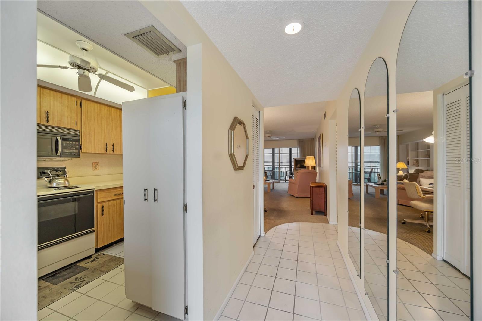 Image 5 of 28 For 2220 Stickney Point Road 524