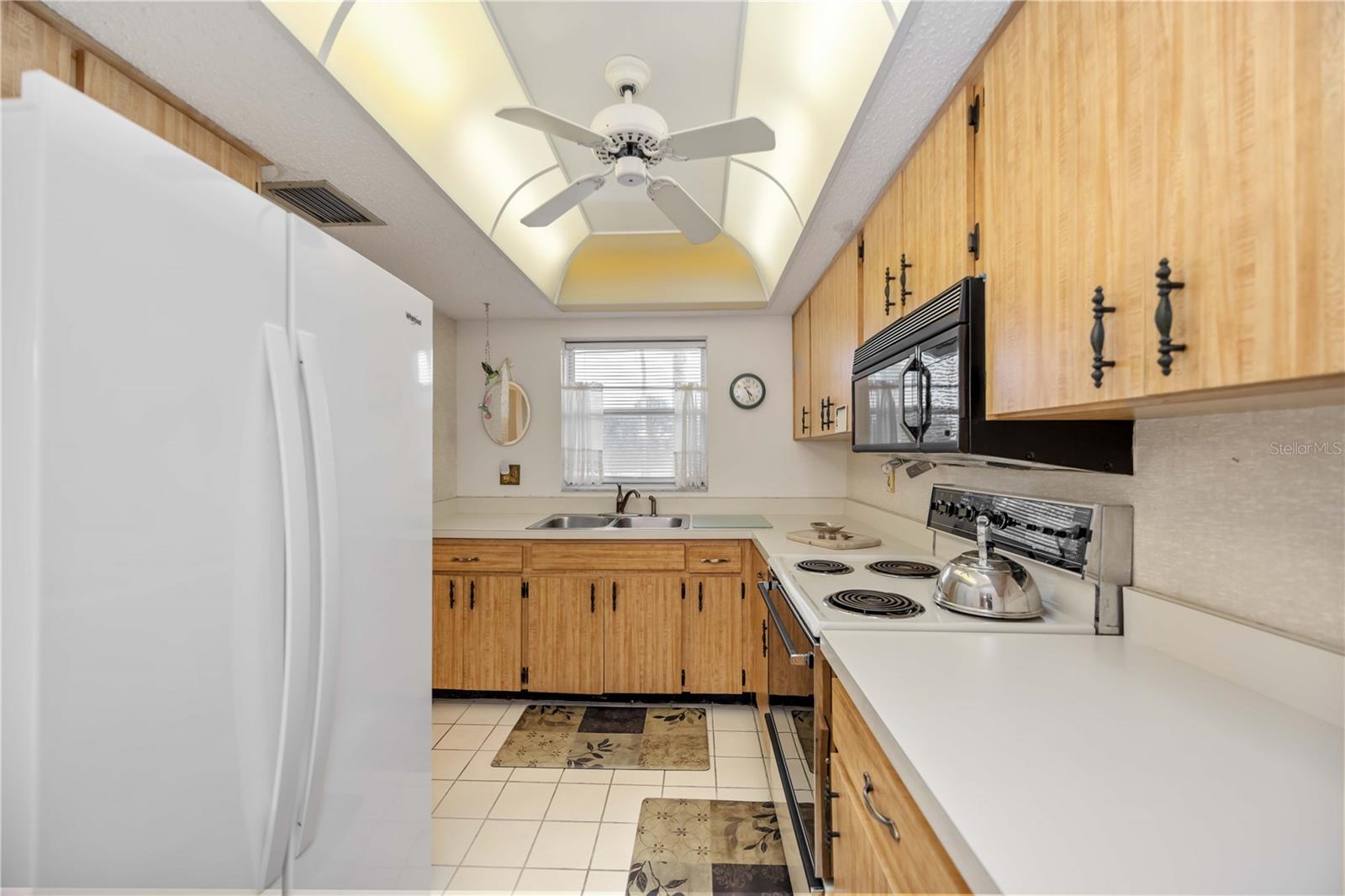 Image 8 of 28 For 2220 Stickney Point Road 524