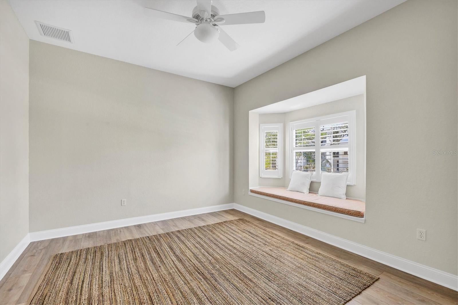 Image 27 of 44 For 12622 Safe Harbour Drive