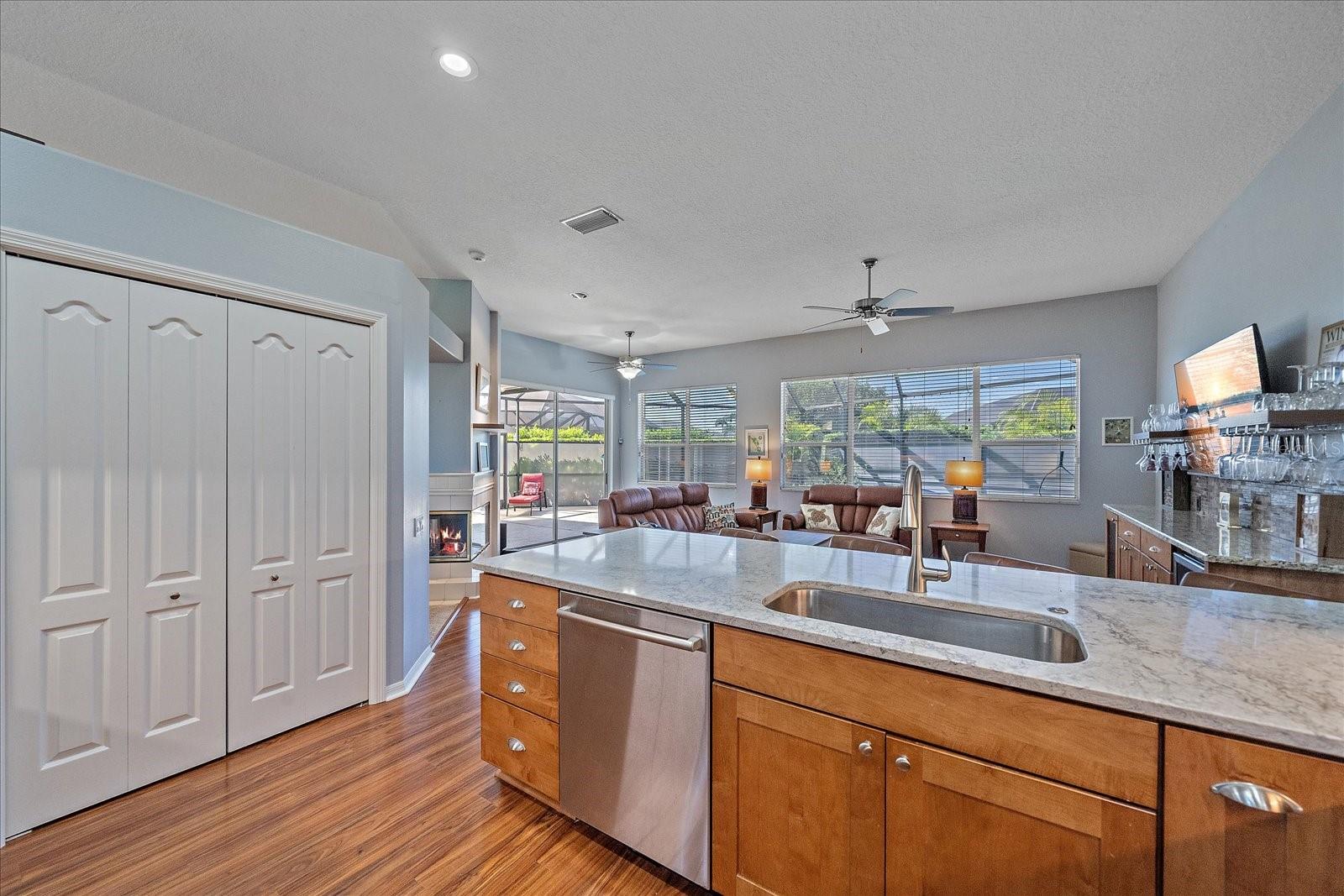 Image 23 of 64 For 4333 Presidential Avenue Circle E