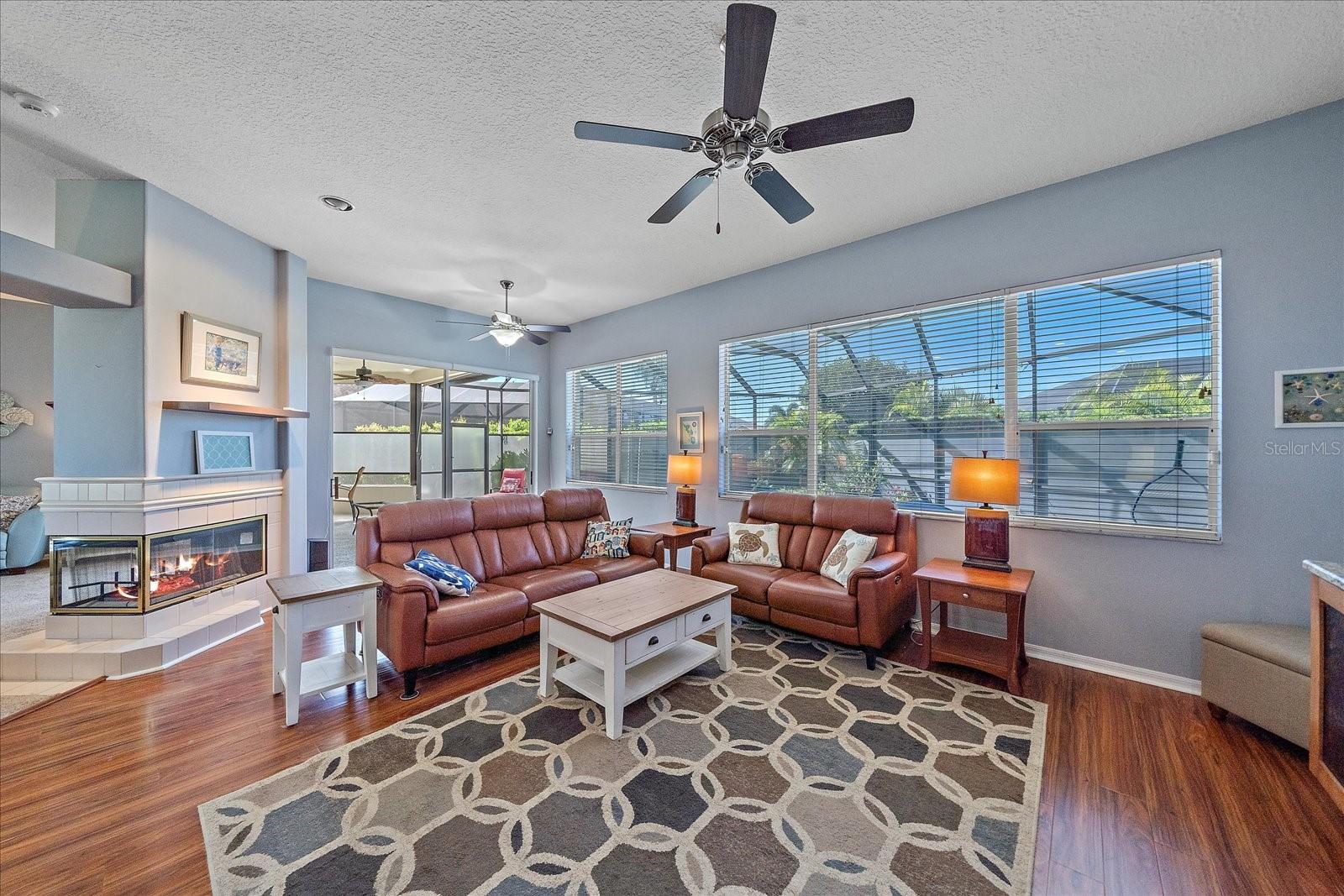 Image 25 of 64 For 4333 Presidential Avenue Circle E